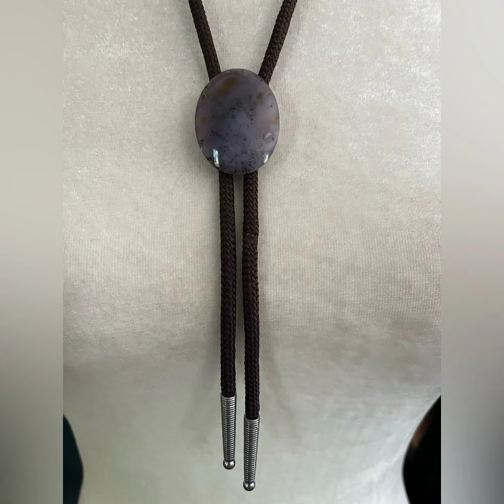Beautiful Stone Bolo Tie - Picture 8 of 9